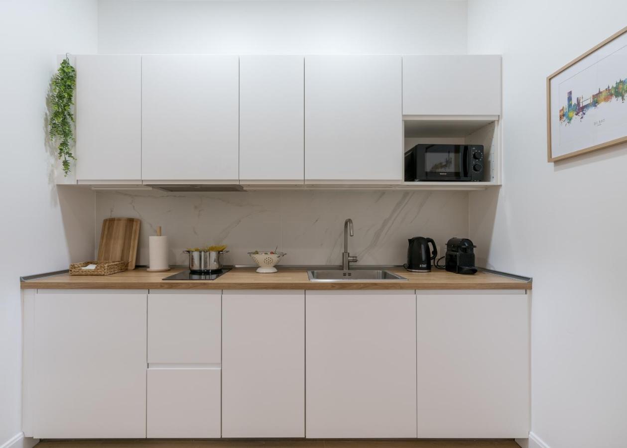 Kaixo Bilbao Apartments Екстер'єр фото
